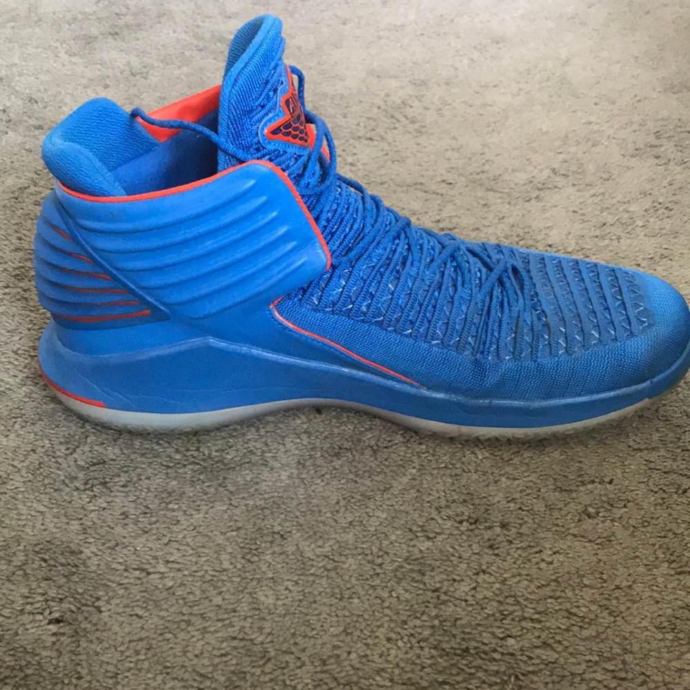 Shoes - Picture 2 of 3
